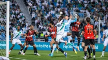 الأهلي يتصدر الدوري السعودي مؤقتًا بعد الفوز على الرياض بهدف عكسي
